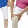 人老腿先衰？50歲後，堅持做這三個動作，幫你有效緩解膝蓋疼痛