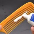 在梳子上塗抹牙膏，作用真厲害，解決了很多家庭的困擾