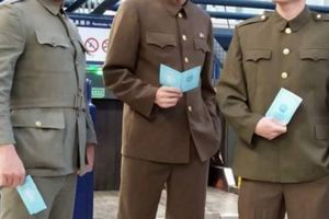 台客遊北韓穿軍裝遭滯留　母：3天無音訊很擔心