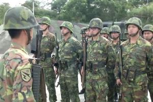 衣服破掉也要打1985！　菜鳥兵家長過度關心　新訓班長搖頭：國家完了！