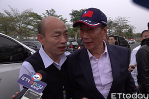 晚上吃什麼？郭董「我們比較有錢」韓國瑜搶請客：我們有志氣...笑翻全場