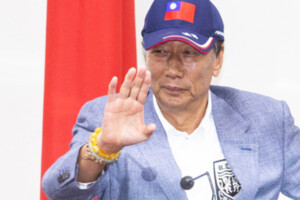 郭台銘投入藍初選…如何說服國民黨的人？　外媒：這2大難題等著他