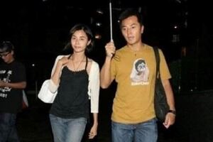 「結婚6年不生子」和明星老婆天天享受兩人世界　婚後「淡出演藝圈」看淡名利生活瀟灑！