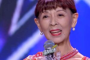 78歲她憑什麼看上去只有48歲？氣質、身材、舞技一流，自律最重要