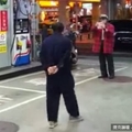 阿伯加油插隊暴怒30分　還拿手機拍攝控員工態度不好