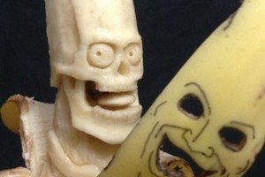 超大型巨人出現？！日本職人超神手的香蕉雕刻！