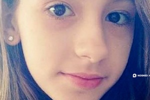 父對警察舉槍警還擊　12歲蘿莉慘遭擊斃