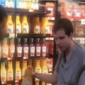 自閉少年逛超市：「我想幫忙擺飲料！」　店員耐心陪半小時「最後證明好心有好報」感動全國