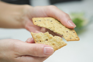 餅乾潮了~怎麼變脆、變乾，怎麼去潮?