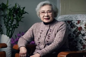 周總理眼中的「最美女性」，中年喪夫，晚年喪子，身患絕症，如今96歲，不曾被歲月打倒！