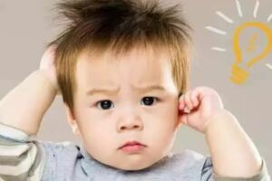 寶寶總愛抓耳朵，是正常行為還是疾病信號？專家教你來識別