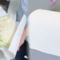 太對不起「廚房紙巾」了！它90%的用途沒人知道！用它包著生菜就可以…