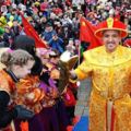 這個德國小鎮居民「自認中國人」，官方語言是中文，每年甚至舉辦「膜拜皇帝」大典！