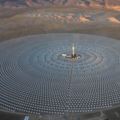 全球最大的太陽能發電站：有30萬塊太陽能板，飛過的鳥類被烤焦~