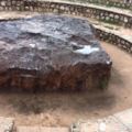 農夫100年前發現世界最重隕石，達60噸，卻被遊客毀壞嚴重！