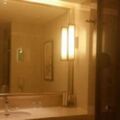 為什麼住旅館時「廁所燈要開一晚」？多數人不在意，聰明人就知道！