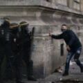 巴黎罷工衝突採訪記者眼重傷 土耳其再槓法國