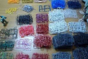 他花了40小時組裝鋼彈模型的廢棄邊框，最後完成的「巨大神作」讓我直接跪在電腦前了。