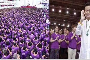 紫衣教徒狂逼繳「隨喜」，給零錢還不收，只收千元大鈔！把他榨乾後踢出群組！