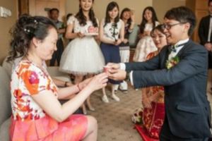 結婚第一天農村婆婆讓我「跪著敬茶」，我說「一句話」....她把茶水潑在我臉上！！