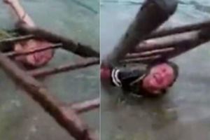 爸爸把「13歲兒子綁木梯浸水」動用私刑為了「教育」？　但網友看完原因後...竟然大讚!