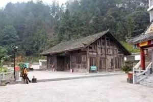 男子窮到連老婆都娶不起！結果看起來破舊不值錢的「祖傳老屋」，一夜之間暴漲「35.6億」！
