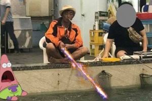 瀟灑釣蝦哥叼煙飲酒卻「不停上鉤」！仔細一看突然驚覺：「媽呀！你拿那是什麼鬼釣竿啊XD！」