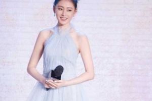 張天愛出席活動近照，轉身那一刻，眼尖網友發現了