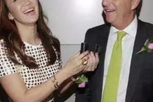 打多數女明星都喜歡嫁有錢人外國人？但是她們嫁的都沒有coco厲害！