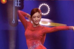富察皇後「穿上一席紅袍」大秀舞技　10天爆瘦3公斤「表演嫵媚動人」粉絲大讚：什麼都難不倒她！