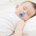 集資平台賣「嬰兒枕」稱可以睡出好頭型，兒科醫生出面打臉