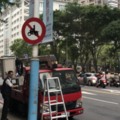 賓士車停豪宅前 警稱無法管！議員會勘後 警改口將取締