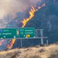 南加州遭野火侵襲 10萬人疏散