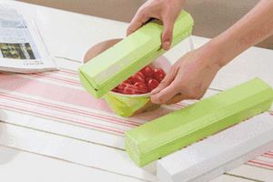 只用一張「保鮮膜」，就把髒兮兮的水槽清洗乾淨！超棒的，想不到保鮮膜還有這用途，超實用