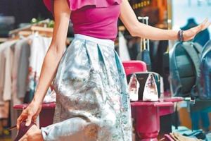 柯淑勤卻面臨失業期