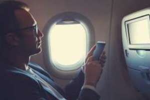 在飛機上不關手機，到底會怎樣？