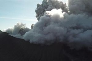 火山有詭？專家：47萬人死地震將至