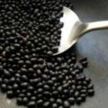 黑豆醋有哪些功能。一種養生的方法有解表清熱、養血平肝視力下降、眼睛疼痛、