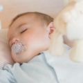 為什麼寶寶不能乖乖睡覺，深夜總是醒？這三個原因你先排除一下！