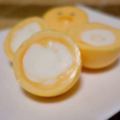 你看過不像雞蛋的「顛倒蛋」嗎？原來只需要准備非常簡單的材料，就可以讓水煮蛋變得很有趣！