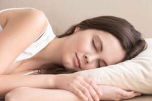 哪種睡姿較健康？這樣睡5分鐘，效果或等同於6小時，早知道