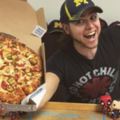這個男子「365天都在吃披薩」大家都以為他會痴肥，但現在的他反而瘦了讓人超傻眼！