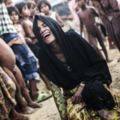 羅興亞難民潮：43.6萬人湧入孟加拉爭搶救濟物品艱難求生