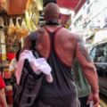 野生巨石強森現身香港街頭　路人「各種詫異」表情全拍下