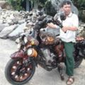 大叔鋸掉「百年大樹」做了輛摩托車，富豪出「天價」讓路人紛紛稱奇！