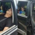 爸爸媽媽開車載四歲兒子，「開到一半暈了」！讓員警都忍不住把照片PO上來！