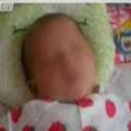 6個月女娃一覺醒來突然歪嘴面癱，醫生解釋讓寶媽後悔不已！