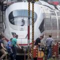 德國車站驚魂！母子遭歹徒推落軌道8歲男童慘被高速列車輾斃