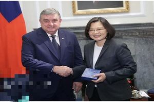 哈哈哈....愚人節不是過了嗎??