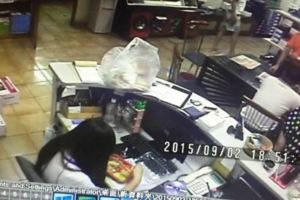 我要當老大！雙槍俠「洪奇瑋」搶地盤狙殺仇家「殺人的被殺的都是狠角色」行凶1小時後投案，他深信這樣將來才能當大哥。